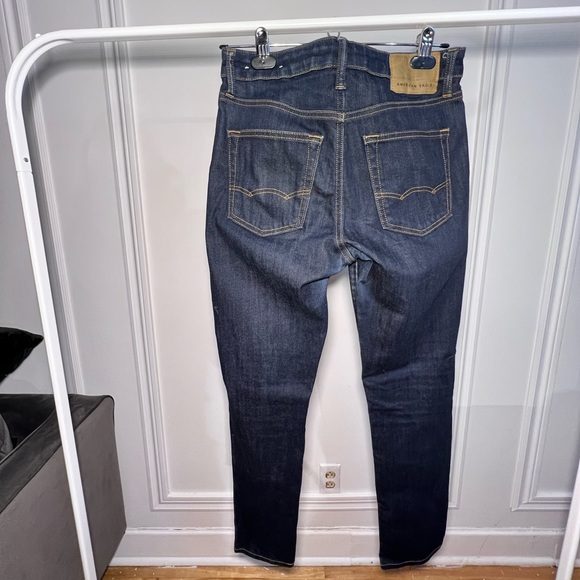 VERY DARK BLUE JEANS // AMERICAN EAGLE// size 29💙 - Picture 4 of 5